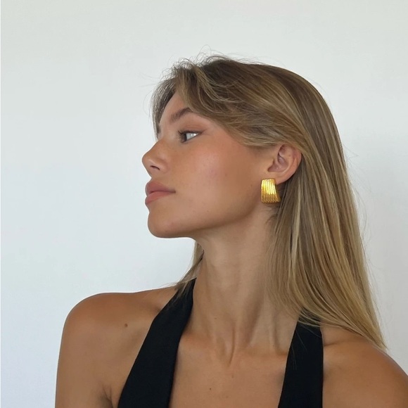 18K Gold Geometric Rectangular Earrings*Vintage Earrings*Ribbed Earrings*JD - Picture 3 of 6